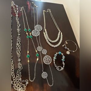 17 pieces of accessories